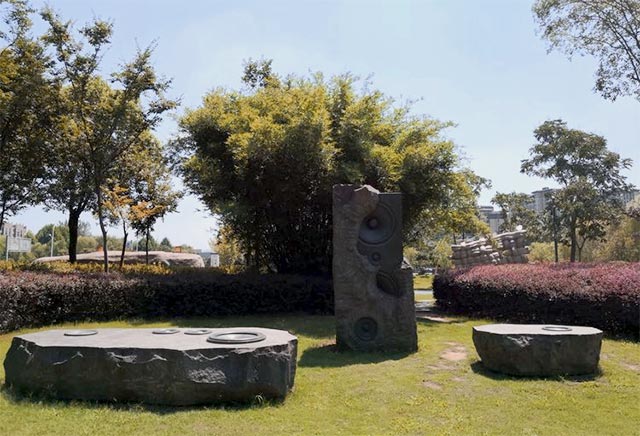 芜湖雕塑公园雕塑岁月留声之二.jpg