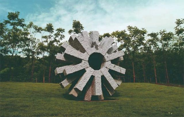 芜湖雕塑公园雕塑石花.jpg