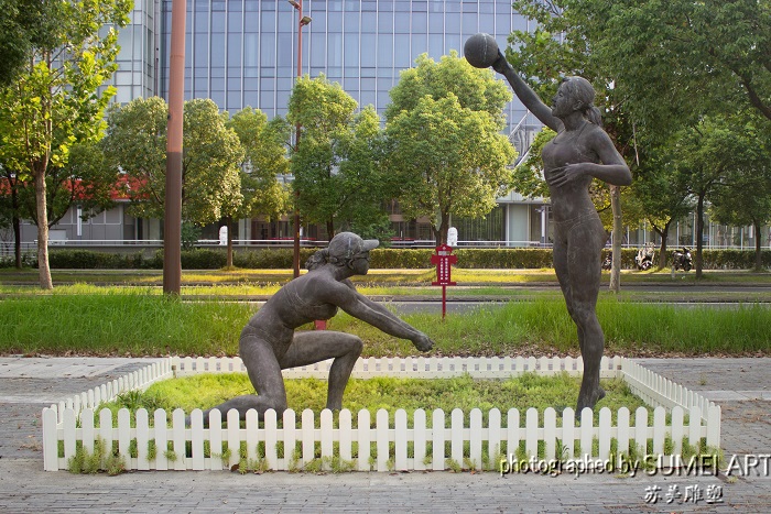 排球运动雕塑.jpg
