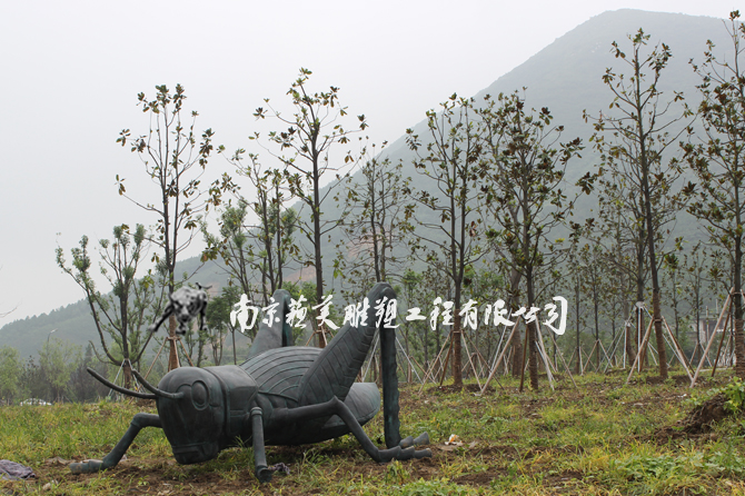 动物蚂蚱雕塑南京苏美雕塑厂铸铜制作
